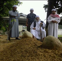 Sheikh Dr Mohamad Mahmud Siyam Ziarah Pusara Ustaz Abu Bakar Chik
